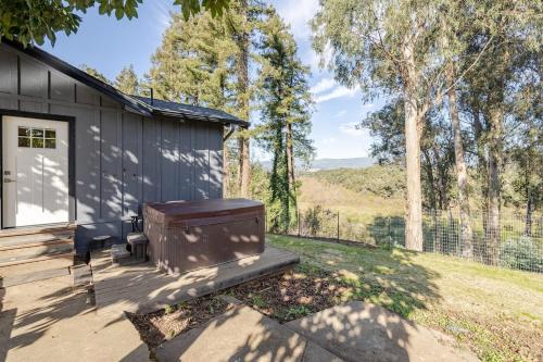 Exterior view, Secluded Lake Cottage with Hot Tub in Watsonville (CA)