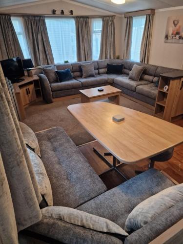 Denny's Holiday Homes in Marton