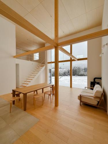 SHIRO HOUSE Mountain Views Modern Home in Hida Takayama 8 people