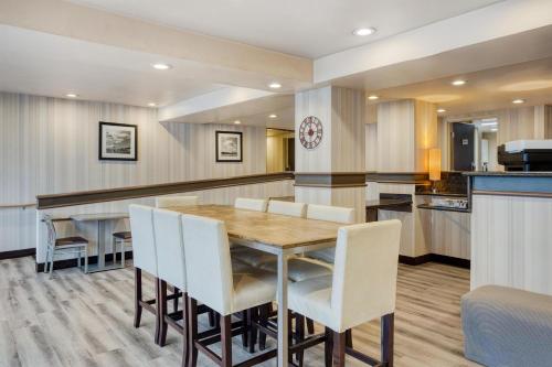 餐飲選擇, 貝斯特韋斯特阿爾德伍德酒店 (Best Western Alderwood) in 林伍德