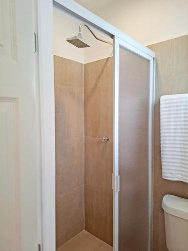 New Elegant Studio with Pool Garden & Comfort - image 4