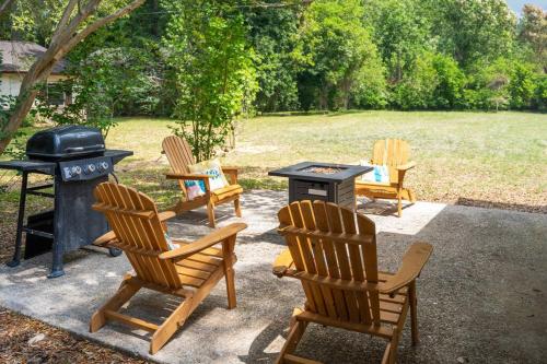 Koala Cafe Fire Pit BBQ Kid Ready in Myrtle Grove