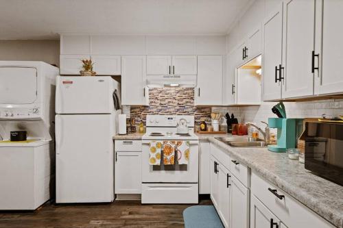 Cozy Hideaway fire pit bbq kid & dog friendly in Myrtle Grove