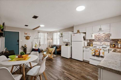 Cozy Hideaway fire pit bbq kid & dog friendly in Myrtle Grove