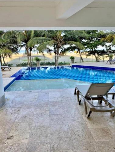 Hermoso apto vista al mar, entrada a la playa, Porto Vento Morros Cartagena, aire acondicionado