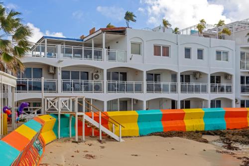 Maho Beach 1BR Haven, Ocean Vista in Simpson Bay