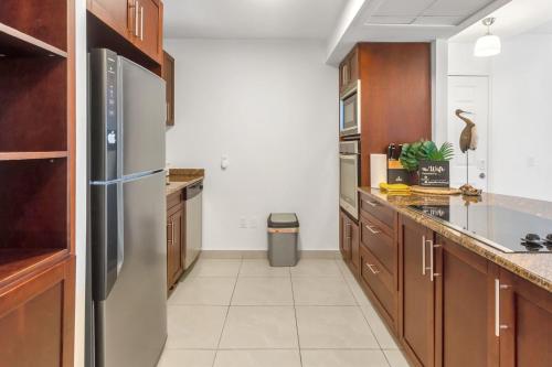 Maho Beach 1BR Haven, Ocean Vista in Simpson Bay