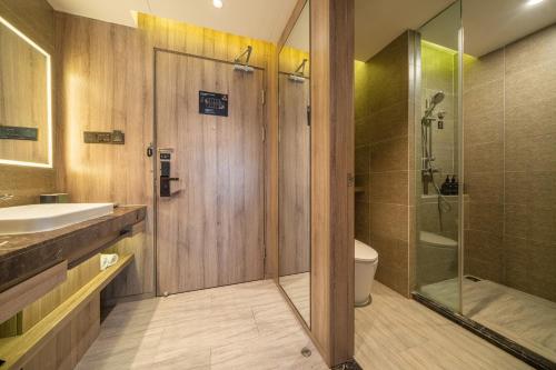 Echarm PLUS Hotel Chongqing Liziba Lianglukou Subway Station – Chungking (Chongqing), KY