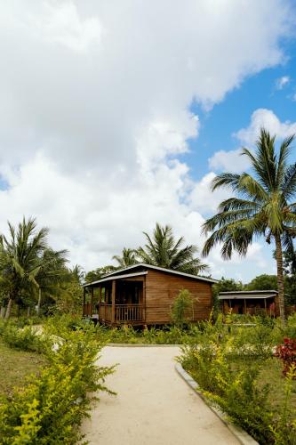 Apkārtne, Signature Collection by Eight Continents, Mafia Island in Utende