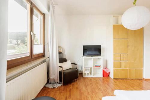 Helle Wohnung - Top angebunden - Düsseldorf (Helle Wohnung - Top angebunden - Dusseldorf) in Kaarst