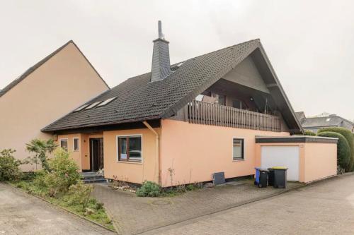 Helle Wohnung - Top angebunden - Düsseldorf (Helle Wohnung - Top angebunden - Dusseldorf) in Kaarst