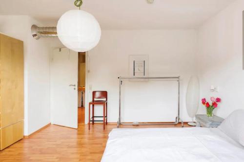 Helle Wohnung - Top angebunden - Düsseldorf (Helle Wohnung - Top angebunden - Dusseldorf) in Kaarst