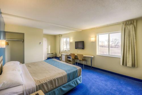 Motel 6-Estevan, SK