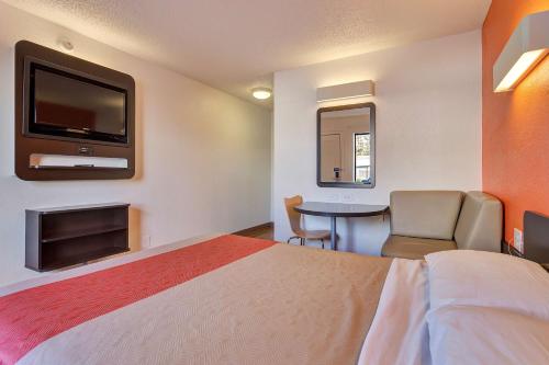 Motel 6-Santa Rosa, CA - South