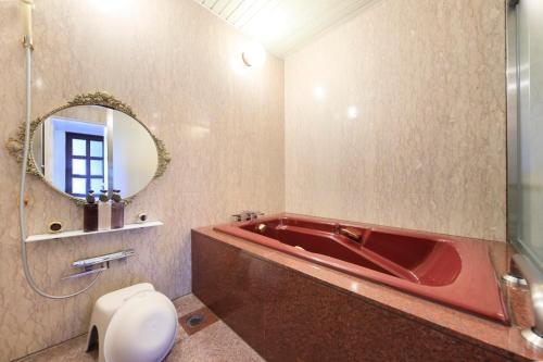 room detail thumbnail 2