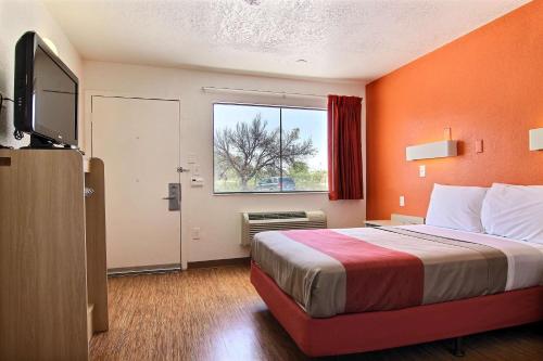 Motel 6-Abilene, TX Motel 6 Abilene is perfectly located for both business and leisure guests in Abilene (TX). The hotel has everything you need for a comfortable stay. All the necessary facilities, including 24-hour fro