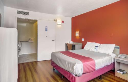 Motel 6-Medford OR - image 8