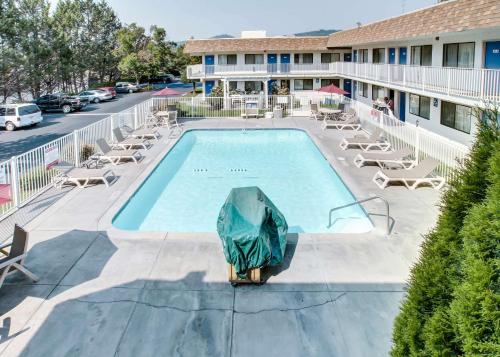 Motel 6-Grants Pass OR - image 8