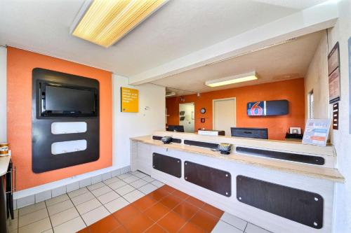 Közös társalgó / TV, Motel 6 Laredo, TX - South in Laredo (Texas)