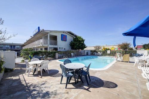 Létesítmények, Motel 6 Laredo, TX - South in Laredo (Texas)