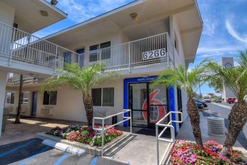 Motel 6-Westminster, CA - South - Long Beach Area