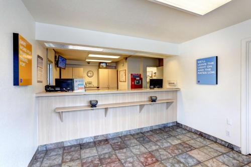 ล็อบบี้, Motel 6 Jonesboro, AR in โจเนสโบโร (AR)