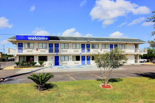 . Motel 6-Kingsville, TX