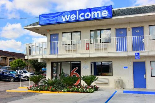 Motel 6-Kingsville, TX