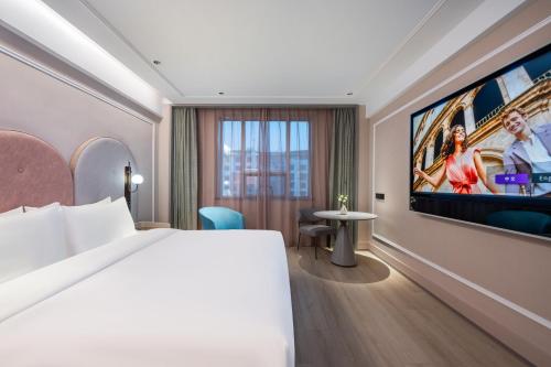 room detail thumbnail 1