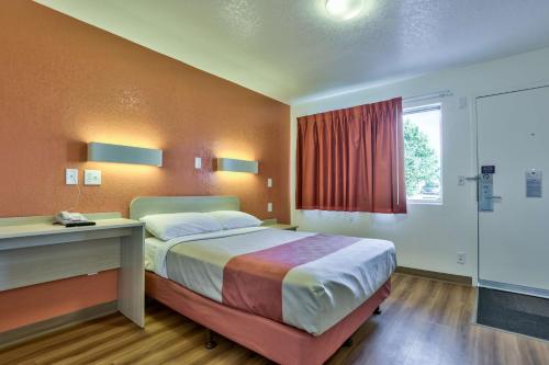 1 queen bed