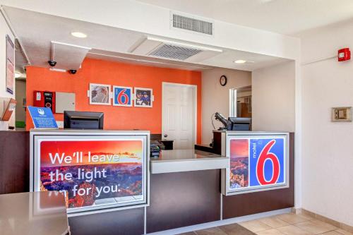 Előcsarnok, Motel 6 Phoenix, AZ - North Bell Road in Metro Center