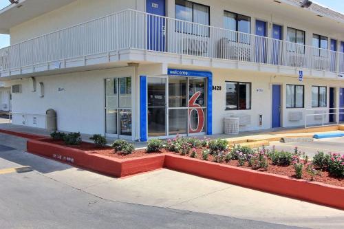 Motel 6-Austin TX - North - image 12