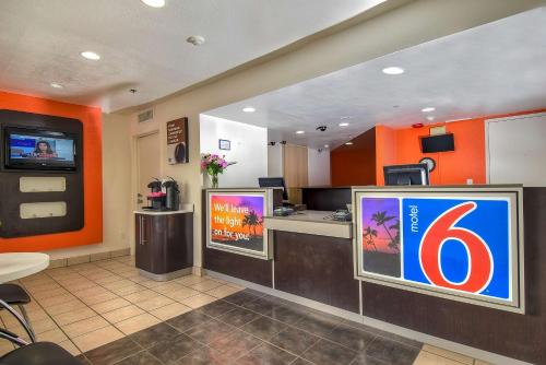 Motel 6-Carlsbad, CA Beach