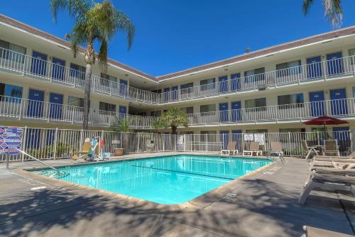 Motel 6-San Bernardino CA - North - image 11