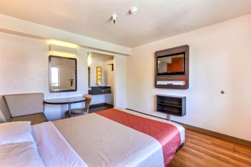 Motel 6-Watsonville, CA - Monterey Area Set in a prime location of Watsonville (CA), Motel 6 Watsonville - Monterey Area puts everything the city has to offer just outside your doorstep. The property features a wide range of facilities to m