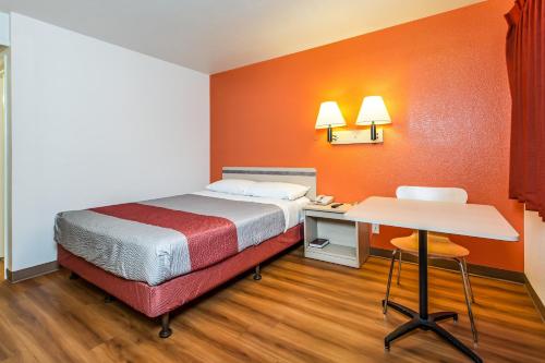 Motel 6 Williams, Ca Set in a prime location of Williams (CA), Motel 6 Williams puts everything the city has to offer just outside your doorstep. The hotel offers a wide range of amenities and perks to ensure you have a g