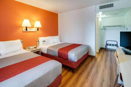 Motel 6 Lenexa, KS - Kansas City Southwest in Lenexa