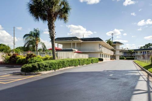 Motel 6-Lakeland, FL