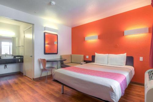 1 queen bed