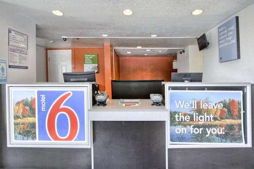 大堂, Motel 6 New Cumberland, PA - Harrisburg - Hershey South in 新坎伯蘭