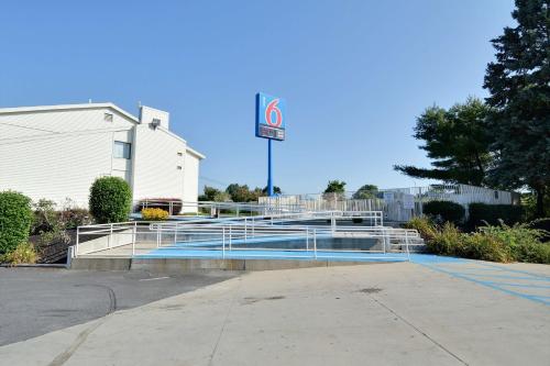 Motel 6-Nashua, NH