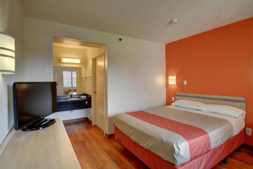 Motel 6-Wethersfield, CT - Hartford The 2-star Motel 6 Hartford - Wethersfield offers comfort and convenience whether youre on business or holiday in Wethersfield (CT). The property features a wide range of facilities to make your stay