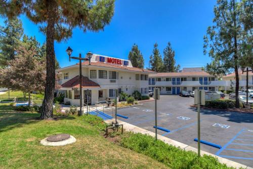 Motel 6-San Dimas, CA - Los Angeles