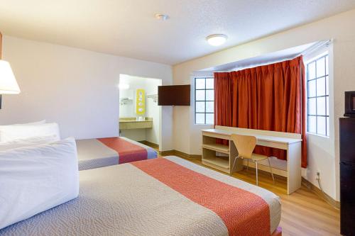 บริการและสิ่งอำนวยความสะดวก, Motel 6 Mesa, AZ - South in เวสต์เมซา