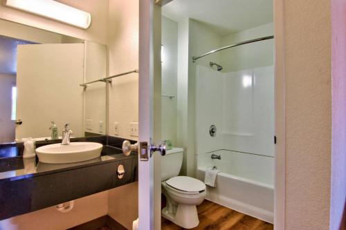 2 double beds