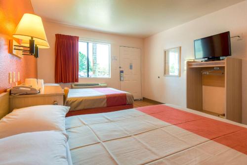 Motel 6-El Cajon, CA - San Diego Ideally located in the prime touristic area of El Cajon, Motel 6 San Diego - El Cajon promises a relaxing and wonderful visit. The hotel offers guests a range of services and amenities designed to pro