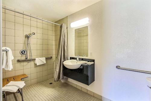 Motel 6 Fremont, CA - North Room Type - Queen Room - Disability Access - Roll in Shower