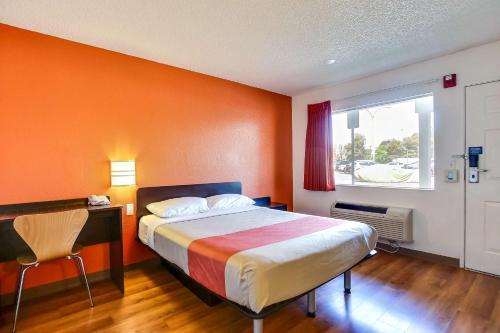 Motel 6-Oakland, CA - Embarcadero