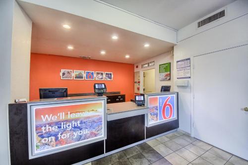 Motel 6 San Antonio, TX - Northwest Medical Center - 로비