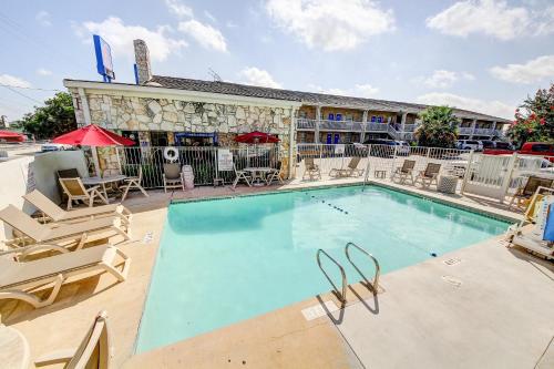 Motel 6 San Antonio, TX - Northwest Medical Center - 편의 시설/서비스